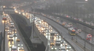 İstanbul güne yağmurla uyandı, trafik yüzde 51'e ulaştı