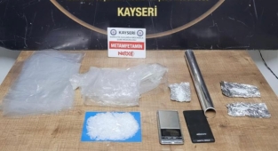 Kayseri'de uyuşturucu operasyonu: 2 gözaltı