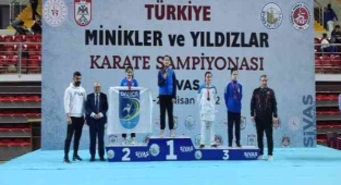 Kayserili karateciler Sivas'tan derece ile döndüler