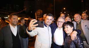 Kayserililer, Başkan Büyükkılıç'ı bağrına basıyor!