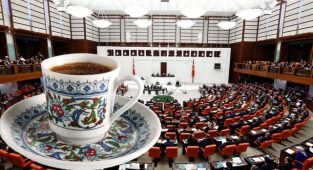 Meclis çay ocağı fiyatlara zam yaptı! Milletvekilleri Türk kahvesine bakın kaç lira veriyor