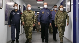 Mehmetçik Irak'ın kuzeyindeki terör yuvalarına yönelik Pençe Kilit Operasyonu'nu başlattı