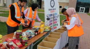 NNYÜ ÖĞRENCİLERİNDEN “KOLİ KOLİ MUTLULUK”