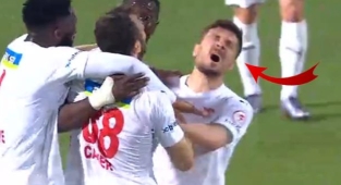Sivassporlu futbolcu takım arkadaşını gole sevindiğine pişman etti