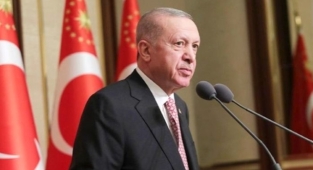 Son anketten Erdoğan'a kötü haber: Halkın yüzde 54'ü görev yapış tarzını onaylamıyor!