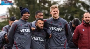 Süper Lig'de 33. hafta maçlarını yönetecek hakemler açıklandı! Trabzonspor'dan erken şampiyonluk ilanı gelebilir