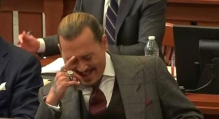 Yılan hikayesine dönen Johnny Depp-Amber Heard kavgasına