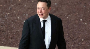 Yüzde 9,2'lik hisse yetmedi: Elon Musk, Twitter'ın tamamı için teklif verdi