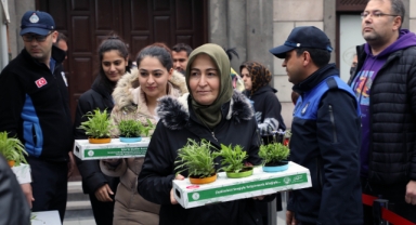 ANNELER GÜNÜ'NDE ANNELERE ÇOK ÖZEL HEDİYE