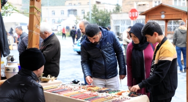 ANTİKA PAZARI TUTKUYA DÖNÜŞTÜ