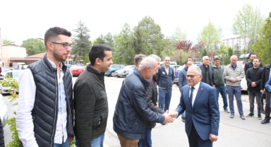 Başkan Büyükkılıç, Fedakârca Görev Yapan Belediye Personeliyle Bayramlaştı