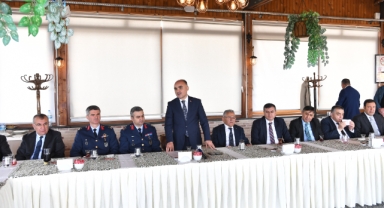 BAŞKAN BÜYÜKKILIÇ’TAN VALİ GÜNAYDIN ONURUNA VEDA YEMEĞİ