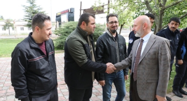 BAŞKAN ÇOLAKBAYRAKDAR, PERSONELİYLE VE VATANDAŞLARLA BAYRAMLAŞTI