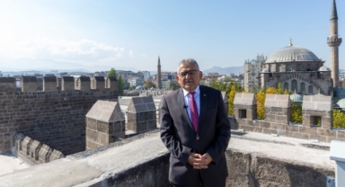 BÜYÜKKILIÇ: “KAYSERİ’YE KULAK VERİLDİĞİNDE, TARİH SİZİ ÇAĞIRIR”