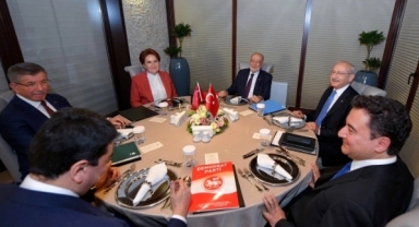 Gelecek Partisi'nde 6'lı Masaya Ev Sahipliği Heyecanı!