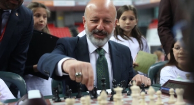 KOCASİNAN’DA SATRANÇ TURNUVASI ÖDÜL TÖRENİYLE SON BULDU