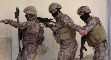 Mersin'de DEAŞ'a şafak operasyonu: 13 gözaltı