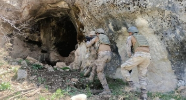 Pençe-Kilit bölgesinde operasyon: Teröristler mağarada sıkıştırıldı