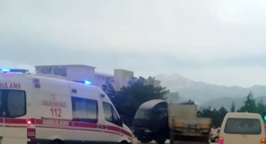 Trafik kazasında anne ve oğul yaralandı