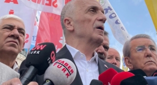 Türk-İş'ten asgari ücret çıkışı Haziran'ı beklemesinler açıklanan enflasyonu her ay versinler!