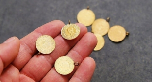 Ucuz altın bitti başınızın çaresine bakın! Gram altın 900 lirayı geçti dolar 15 lira yolunda