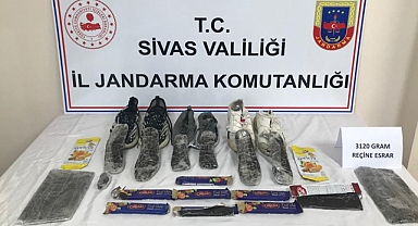 Ayakkabı tabanından uyuşturucu çıktı