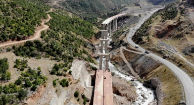 Bitlis'te yapılan bölgenin en büyük viyadüğü bitmek üzere