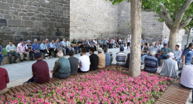 BÜYÜKŞEHİR’İN ULU ÇINARLARINDAN MEYDANDA KONSER