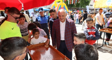 Görüntülü Haber / Yahyalı Belediyesi’nden Çocuklara Karne Eğlencesi