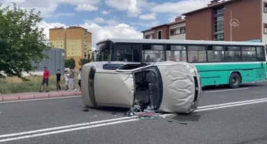 İki otomobilin çarpıştığı kazada 2 kişi yaralandı