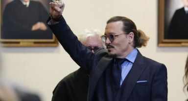 Johnny Depp, Amber Heard'e açtığı hakaret davasını kazandı