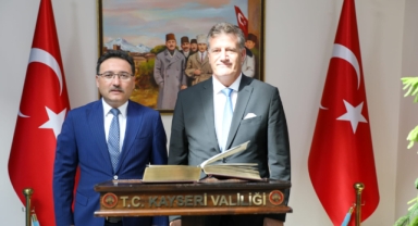 KKTC Bayındırlık ve Ulaştırma Bakanı Erhan Arıklı’dan Vali Çiçek’e Ziyaret