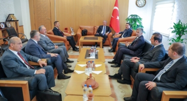Milli Savunma Bakanı Hulusi Akar Vali Gökmen Çiçek’i Makamında Ziyaret Etti