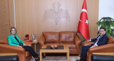Nevşehir Valisi İnci Sezer Becel’den Vali Gökmen Çiçek’e Nezaket Ziyareti