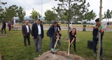 Türkiye'nin En Kapsamlı Engelsiz Yaşam Merkezinde 200 Adet Ağaç Dikildi