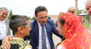 Vali Gökmen Çiçek Pınarbaşı ve Sarız İlçelerinde Ziyaretlerde Bulundu