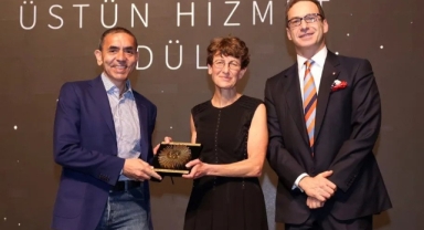 Vehbi Koç Vakfı'ndan Özlem Türeci ve Uğur Şahin'e ödül 