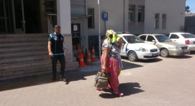 2 milyon değerinde ziynet eşyası çalan 2 kadın yakalandı!