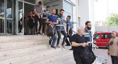 Aranan şahıslara operasyon: 12 gözaltı!