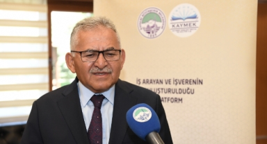 Başkan Büyükkılıç, Kayseri Kariyer Merkezi'ni Ziyaret Etti