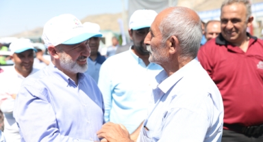 BAŞKAN ÇOLAKBAYRAKDAR, TÜRKİYE’YE ÖRNEK OLAN KURBAN YERİNDE VATANDAŞLARLA BAYRAMLAŞTI