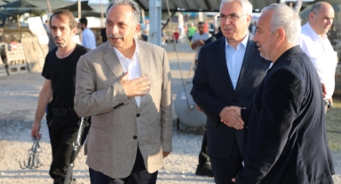 BAŞKAN YALÇIN VE KAYMAKAM DÖNMEZ KURBAN PAZARINI ZİYARET ETTİ Gelen Kutusu