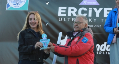 Büyükkılıç, Erciyes'te Ultra Sky Trail Dağ Maratonu Ödül Töreni'ne Katıldı