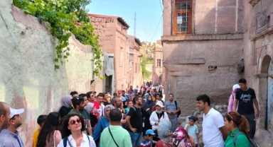 Büyükşehir'in Kültür Turları İle Gurbetçiler İncesu'da Tarihe Yolculuk Yaptı