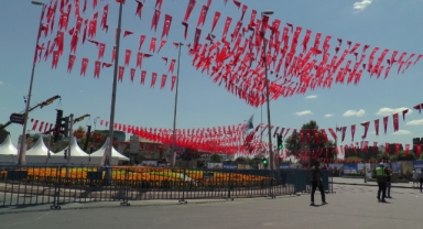 Cumhuriyet Meydanı Cumhurbaşkanını bekliyor