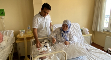 Doktorun 'kalk git' dediğini iddia eden hamile kadın evde doğum yaptı!