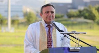 ERÜ Edebiyat Fakültesi'nde mezuniyet coşkusu yaşandı!