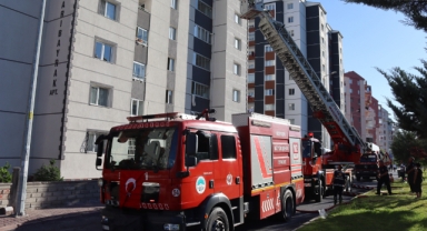 Kayseri'de ilginç olay: Önce çelik kasayı attı, sonra evi yaktı!