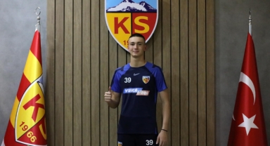 Kayserispor'da Mehmet Şamil Öztürk profesyonel imzayı attı