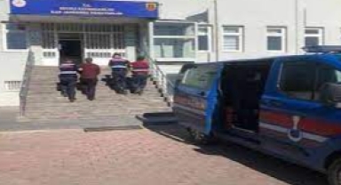 Kesinleşmiş cezası olan 2 şahıs Kayseri'de jandarmadan kaçamadı!